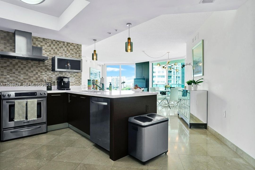 For Rent: $6,000 (3 beds, 2 baths, 1489 Square Feet)