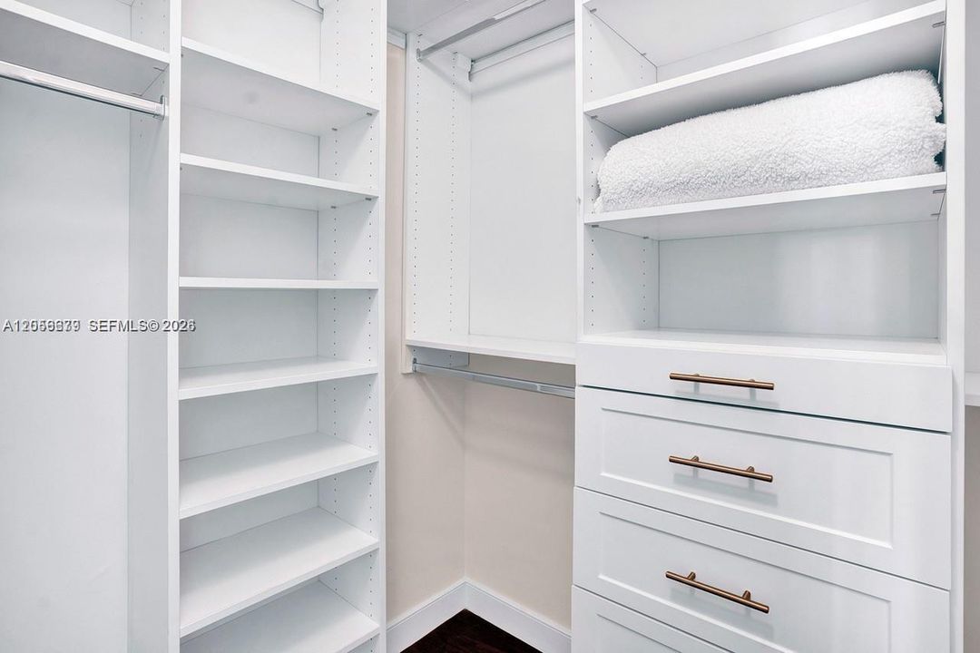 For Rent: $6,000 (3 beds, 2 baths, 1489 Square Feet)