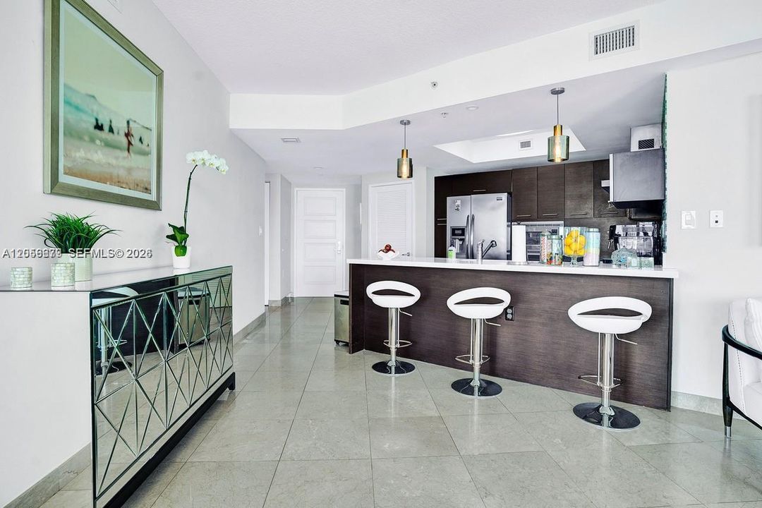 For Rent: $6,000 (3 beds, 2 baths, 1489 Square Feet)