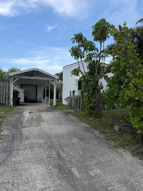 Driveway/ Carport