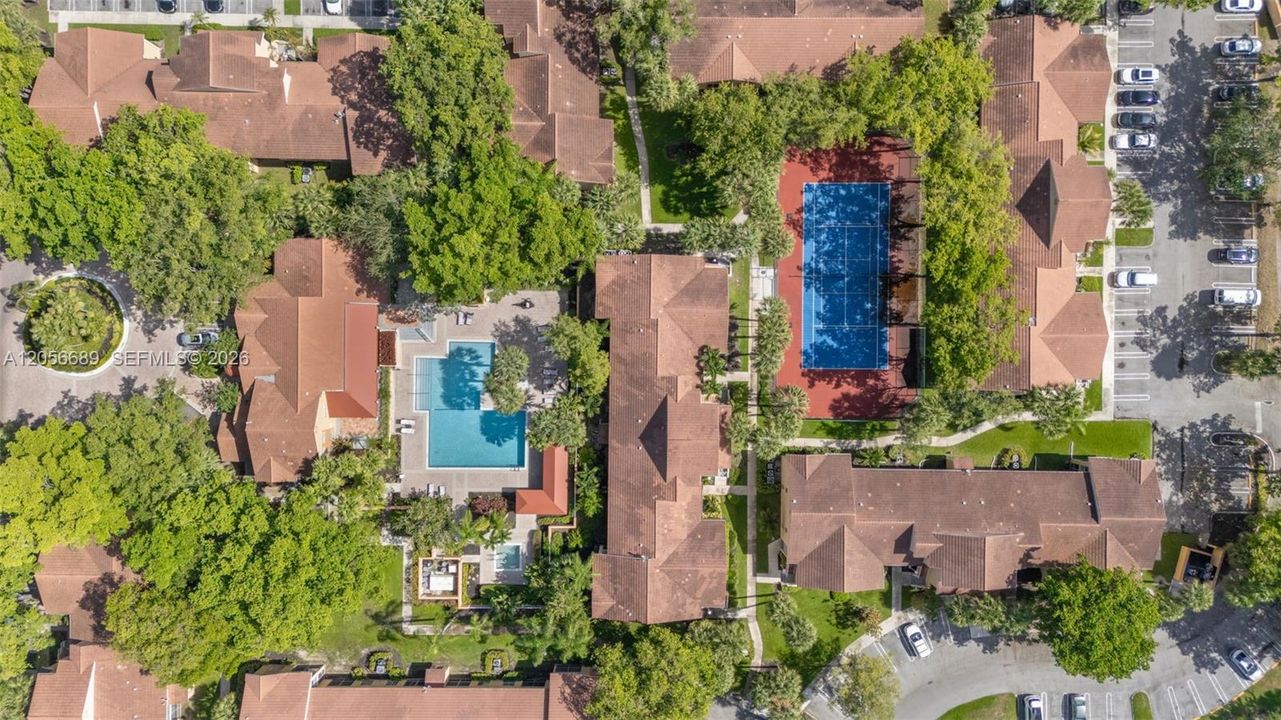 На продажу: $235,000 (2 спален, 2 ванн, 1044 Квадратных фут)
