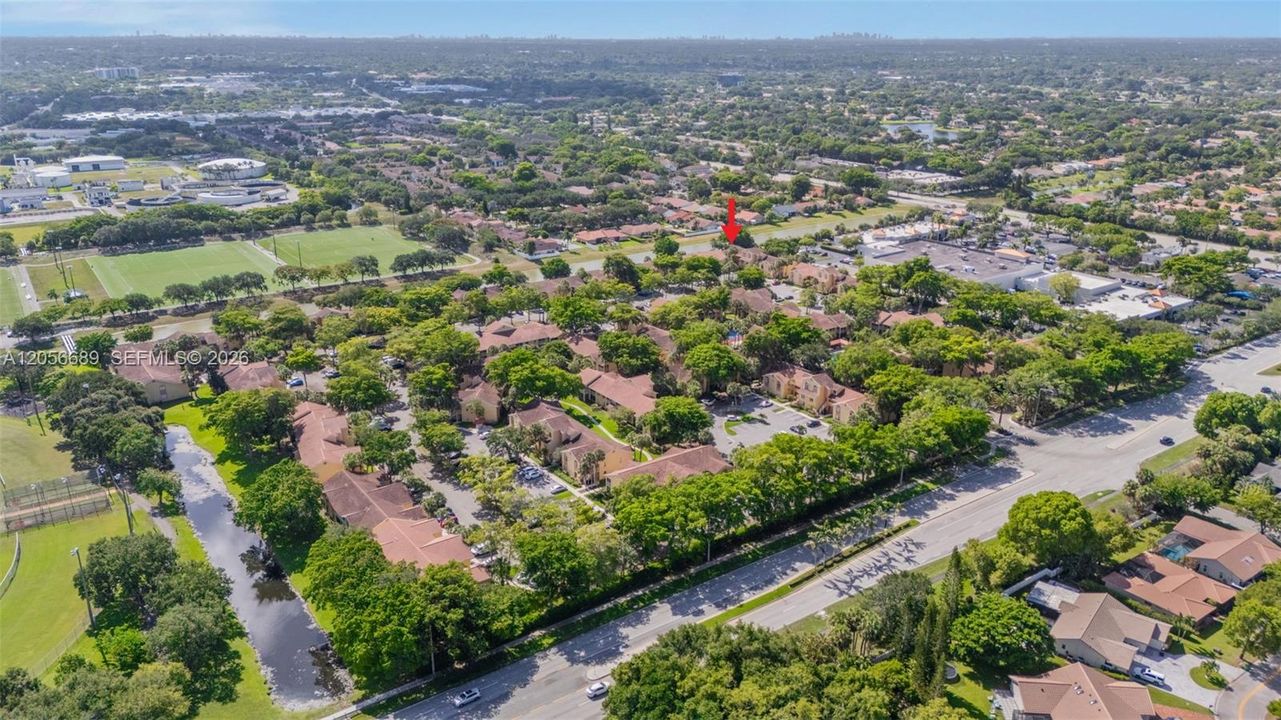 На продажу: $235,000 (2 спален, 2 ванн, 1044 Квадратных фут)