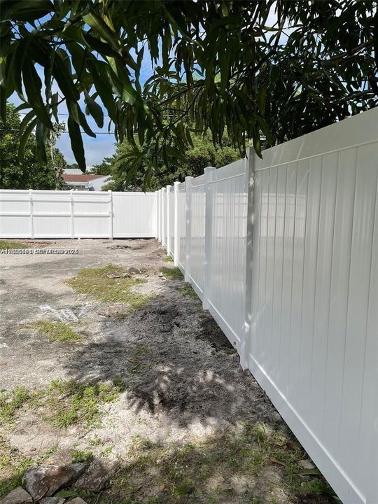 For Sale: $646,000 (0.11 acres)