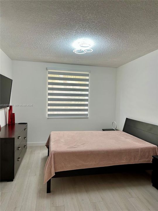 For Rent: $2,250 (1 beds, 1 baths, 715 Square Feet)