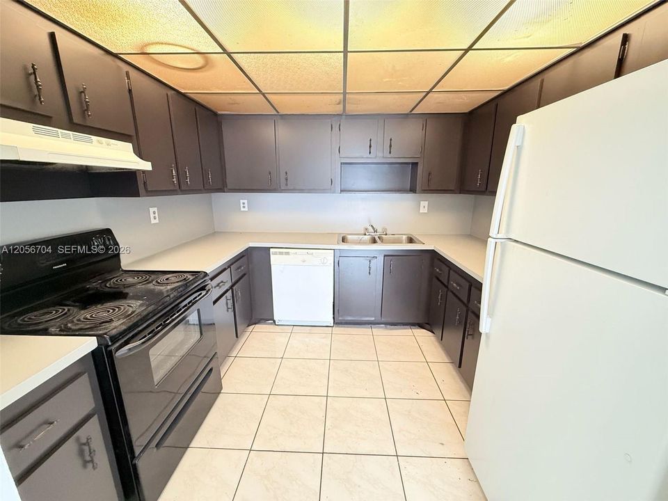 В аренду: $1,650 (2 спален, 2 ванн, 1095 Квадратных фут)