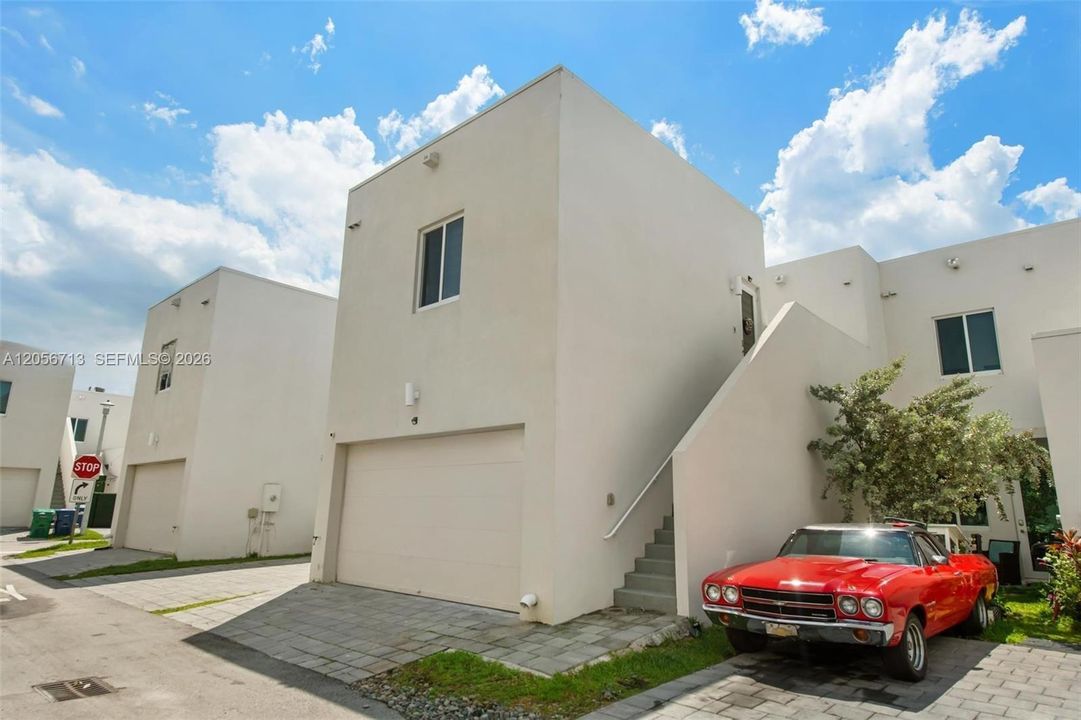 В аренду: $1,850 (0 спален, 1 ванн, 2379 Квадратных фут)