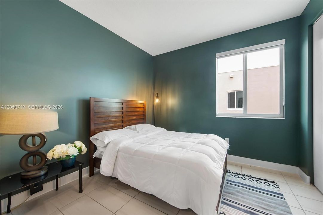 В аренду: $1,850 (0 спален, 1 ванн, 2379 Квадратных фут)