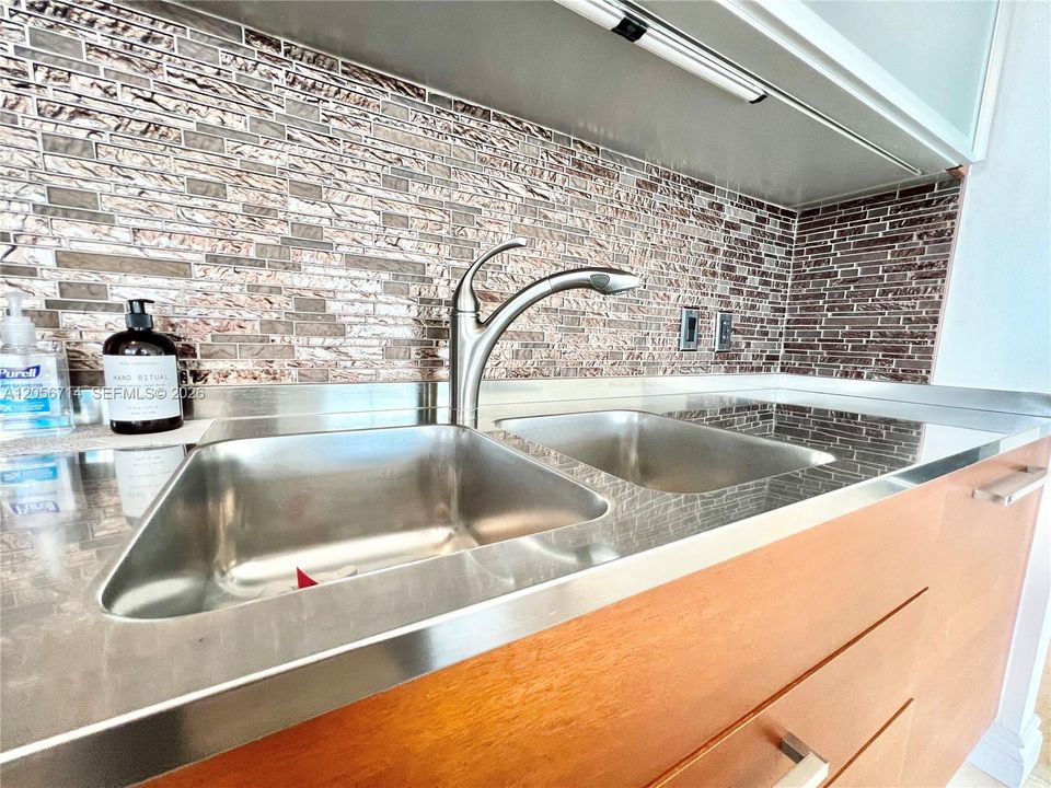 В аренду: $9,500 (3 спален, 3 ванн, 2078 Квадратных фут)