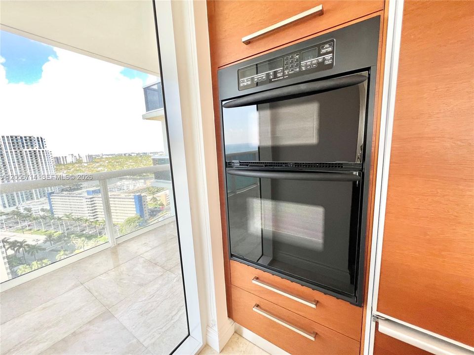 В аренду: $9,500 (3 спален, 3 ванн, 2078 Квадратных фут)