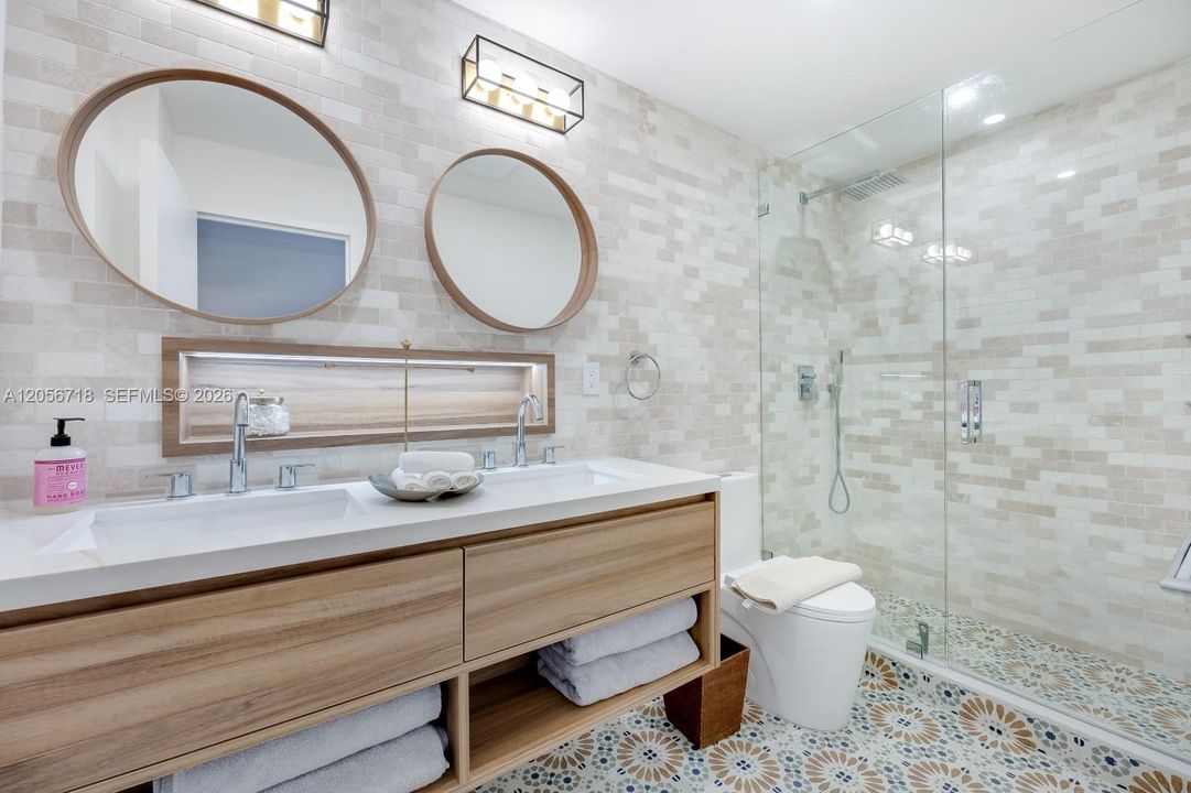 В аренду: $5,000 (1 спален, 1 ванн, 1150 Квадратных фут)