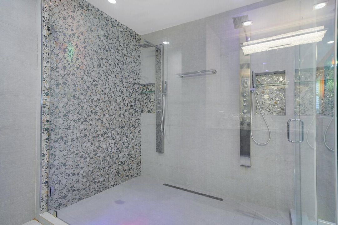 Incredible water room