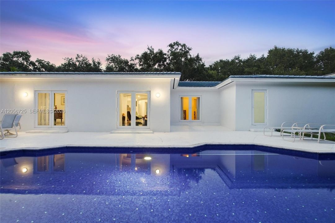 w/ pool view