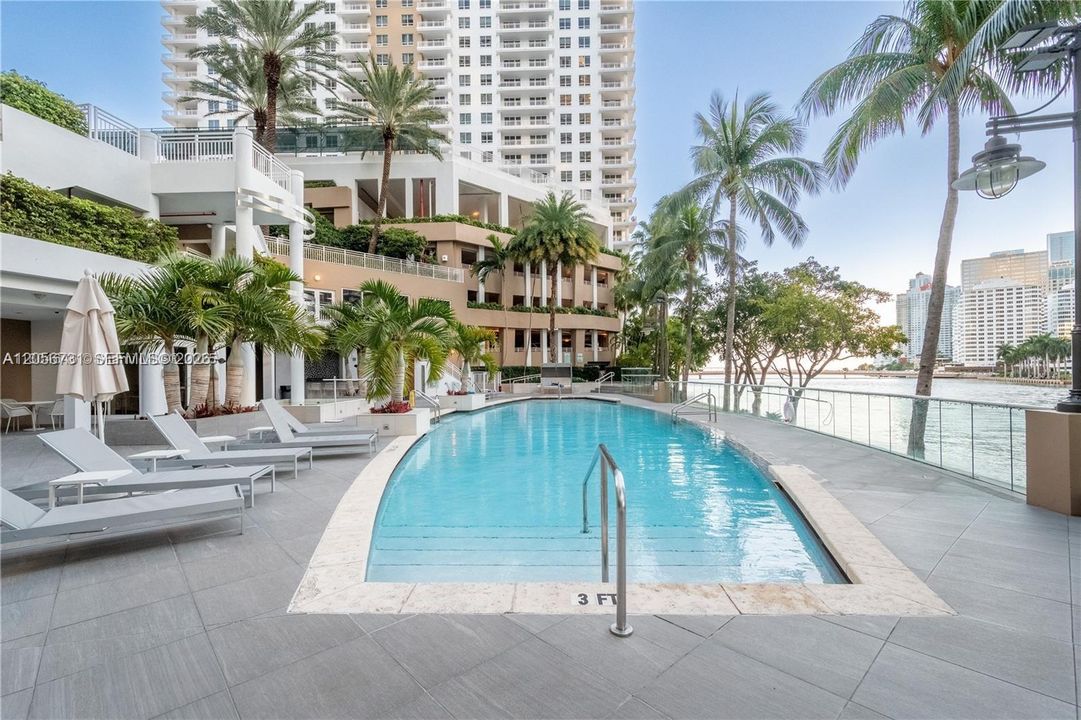 For Sale: $2,590,000 (3 beds, 3 baths, 2591 Square Feet)