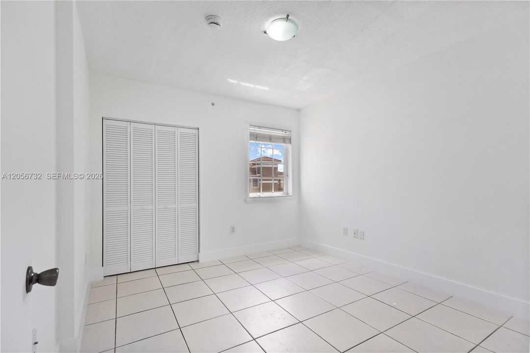 В аренду: $2,550 (2 спален, 2 ванн, 950 Квадратных фут)