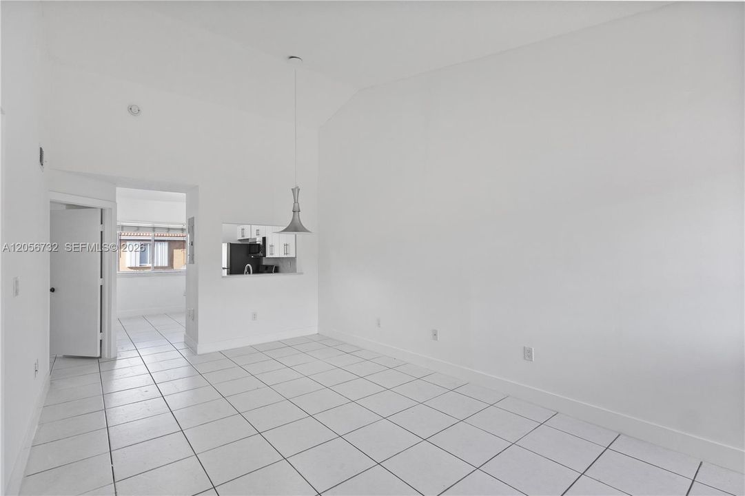 В аренду: $2,550 (2 спален, 2 ванн, 950 Квадратных фут)