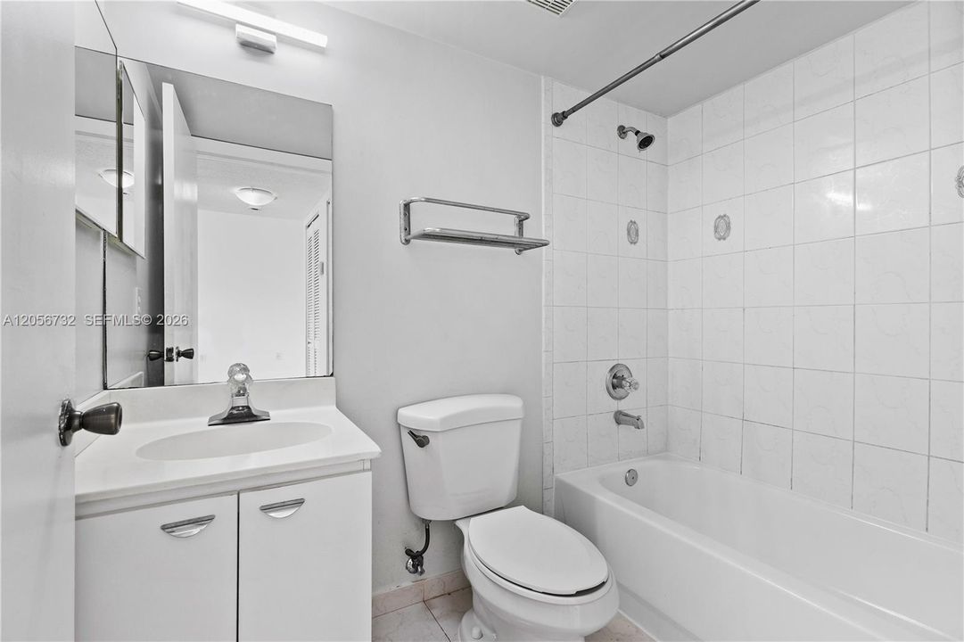 В аренду: $2,550 (2 спален, 2 ванн, 950 Квадратных фут)