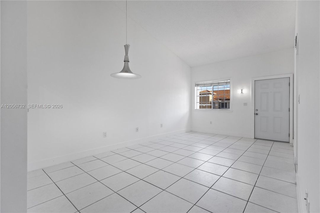 В аренду: $2,550 (2 спален, 2 ванн, 950 Квадратных фут)