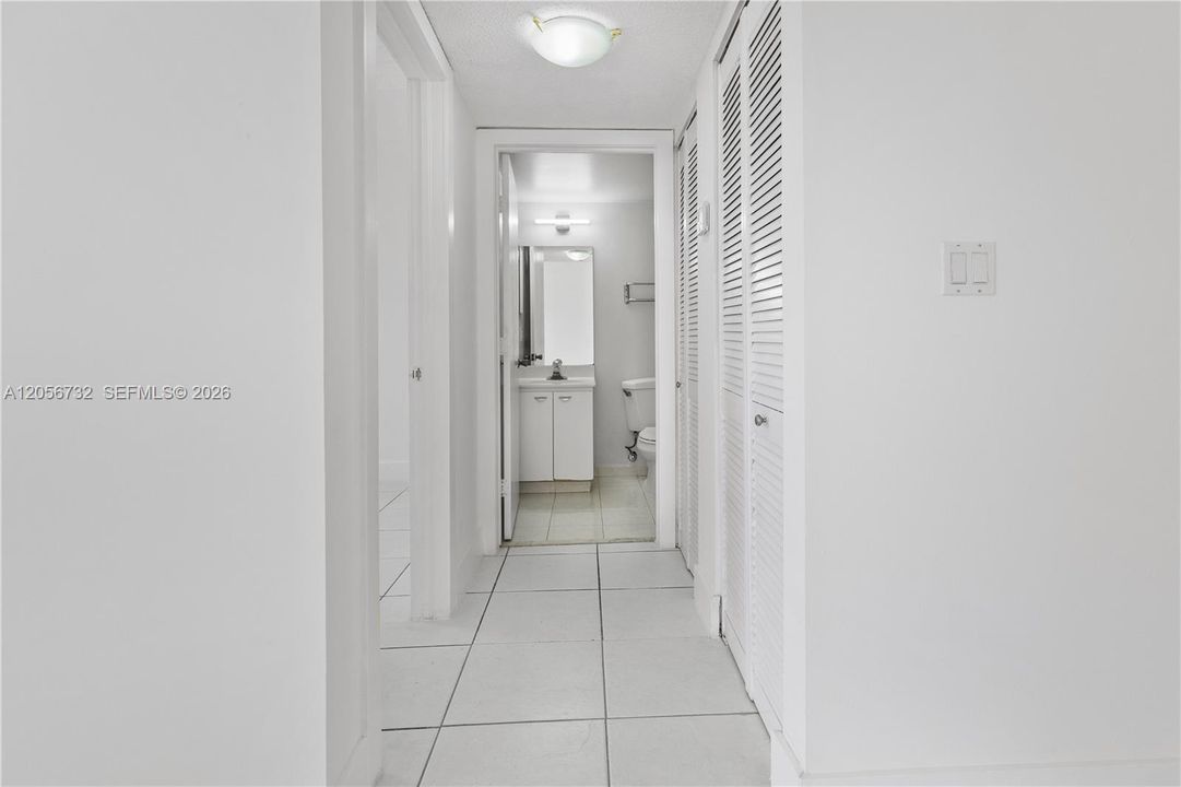 В аренду: $2,550 (2 спален, 2 ванн, 950 Квадратных фут)