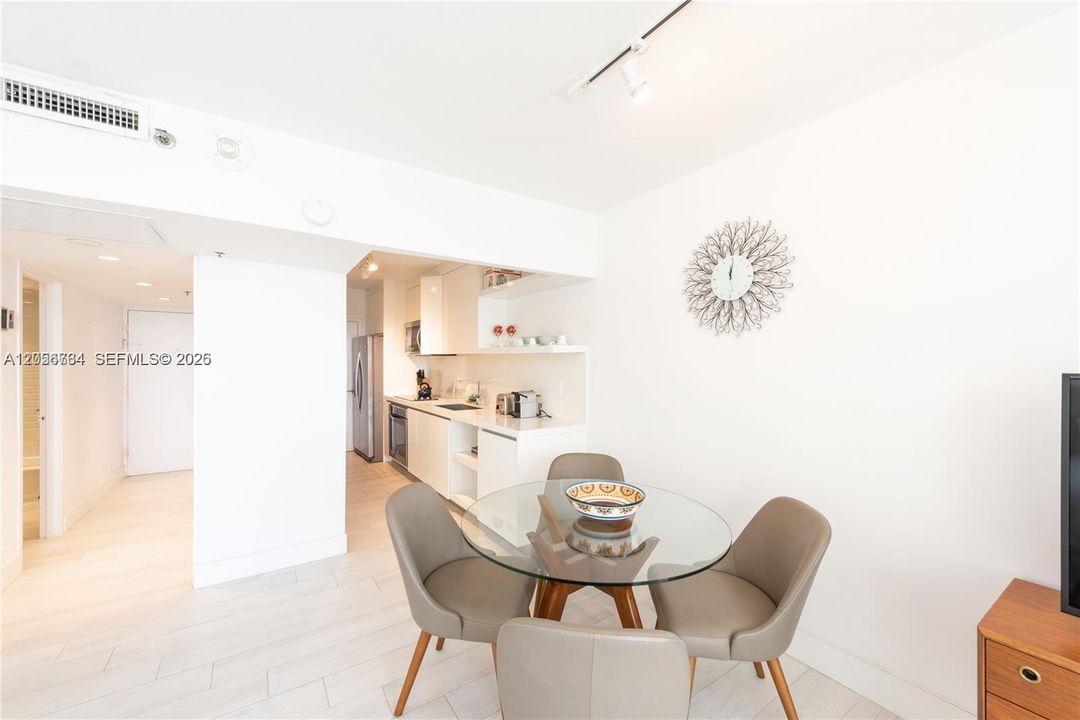 For Rent: $4,400 (0 beds, 1 baths, 525 Square Feet)