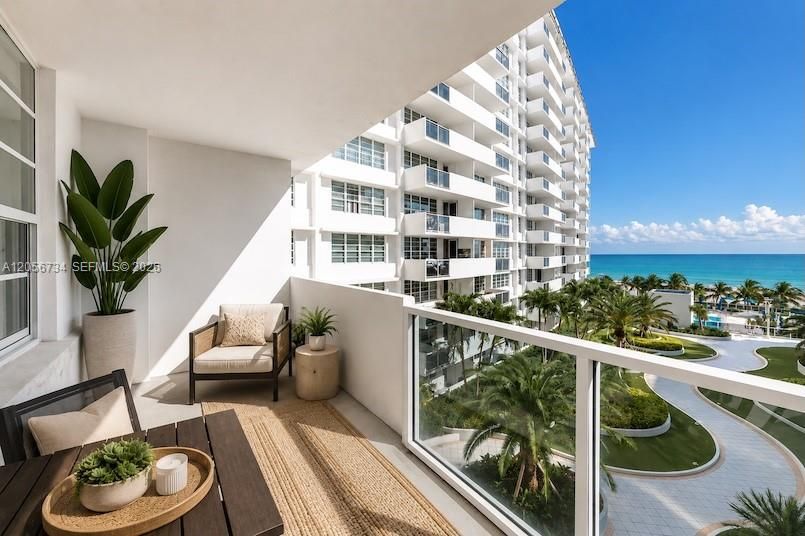 For Rent: $4,400 (0 beds, 1 baths, 525 Square Feet)