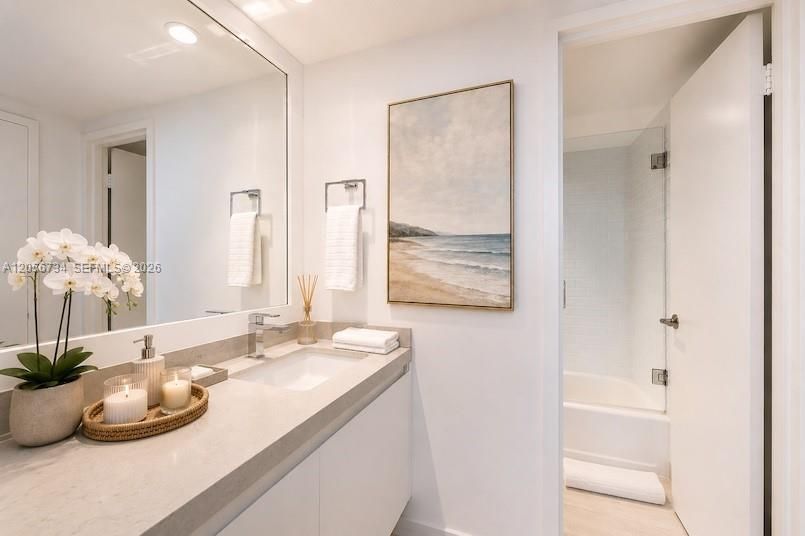 For Rent: $4,400 (0 beds, 1 baths, 525 Square Feet)