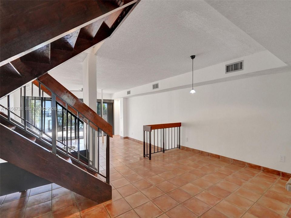 En Venta: $775,000 (2 camas, 2 baños, 1552 Pies cuadrados)