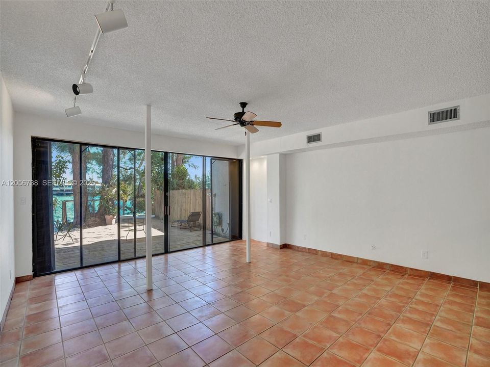 En Venta: $775,000 (2 camas, 2 baños, 1552 Pies cuadrados)