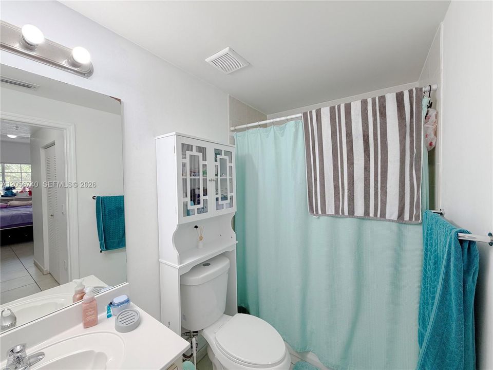 For Rent: $2,500 (2 beds, 2 baths, 910 Square Feet)