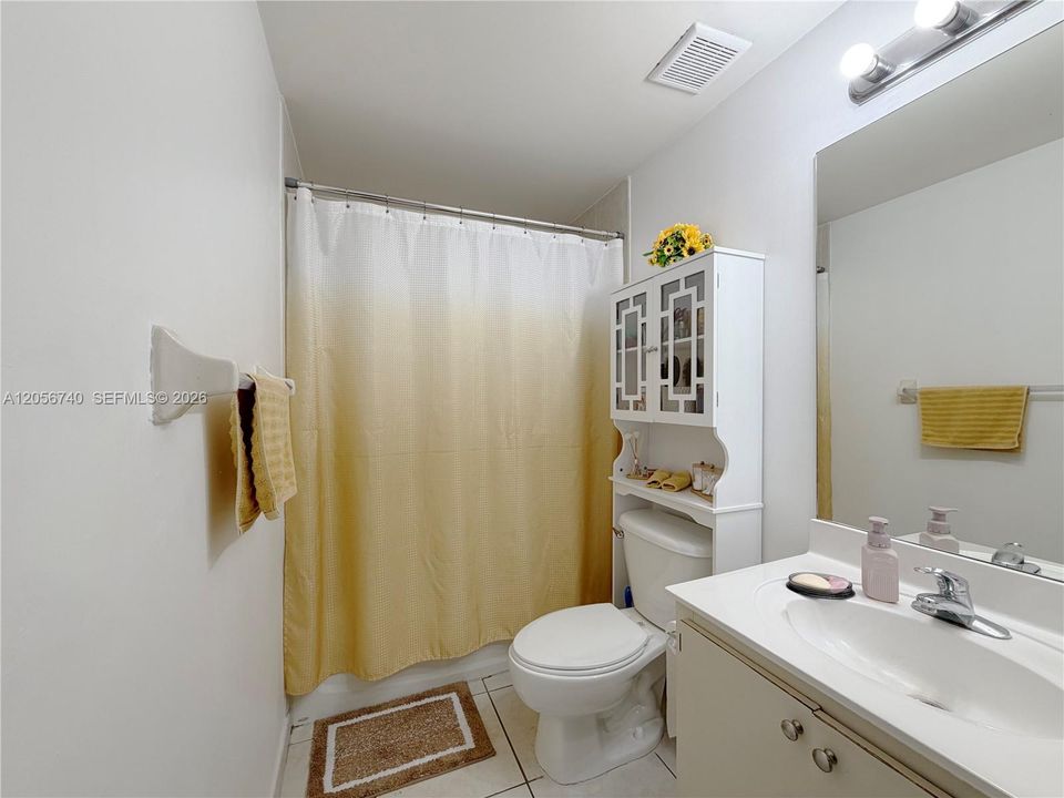 For Rent: $2,500 (2 beds, 2 baths, 910 Square Feet)