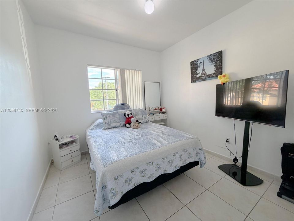 For Rent: $2,500 (2 beds, 2 baths, 910 Square Feet)