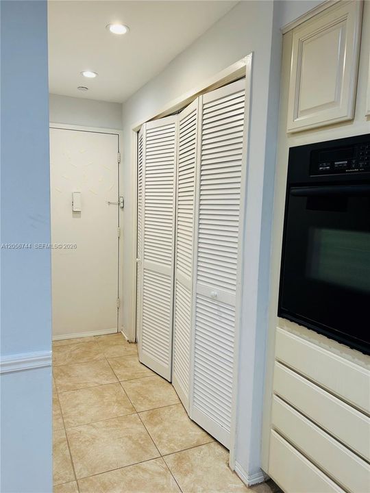 For Rent: $3,950 (4 beds, 2 baths, 1644 Square Feet)
