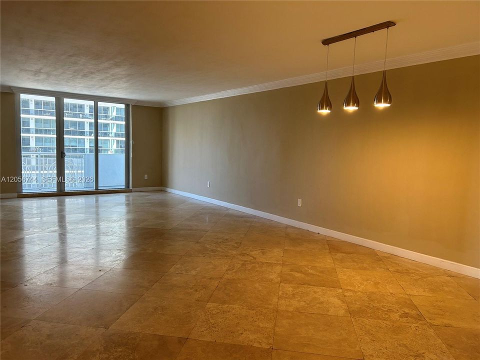 For Rent: $3,950 (4 beds, 2 baths, 1644 Square Feet)