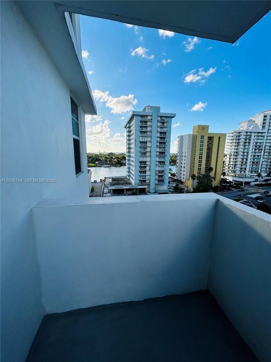 For Rent: $3,950 (4 beds, 2 baths, 1644 Square Feet)
