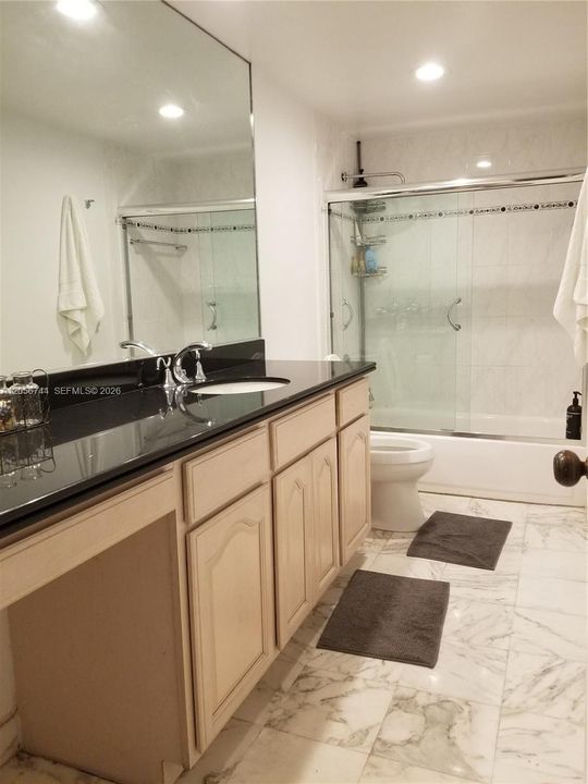 For Rent: $3,950 (4 beds, 2 baths, 1644 Square Feet)