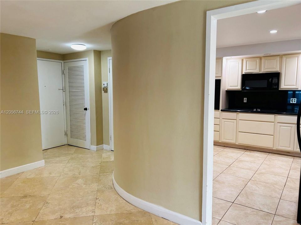 For Rent: $3,950 (4 beds, 2 baths, 1644 Square Feet)