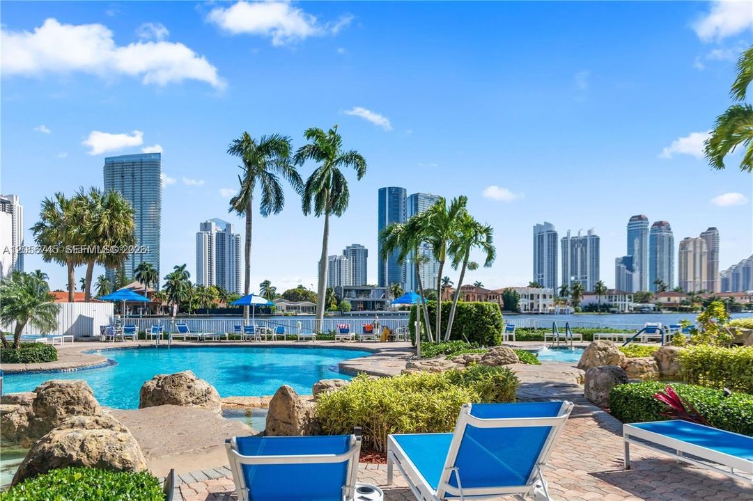 For Rent: $3,650 (2 beds, 2 baths, 1361 Square Feet)