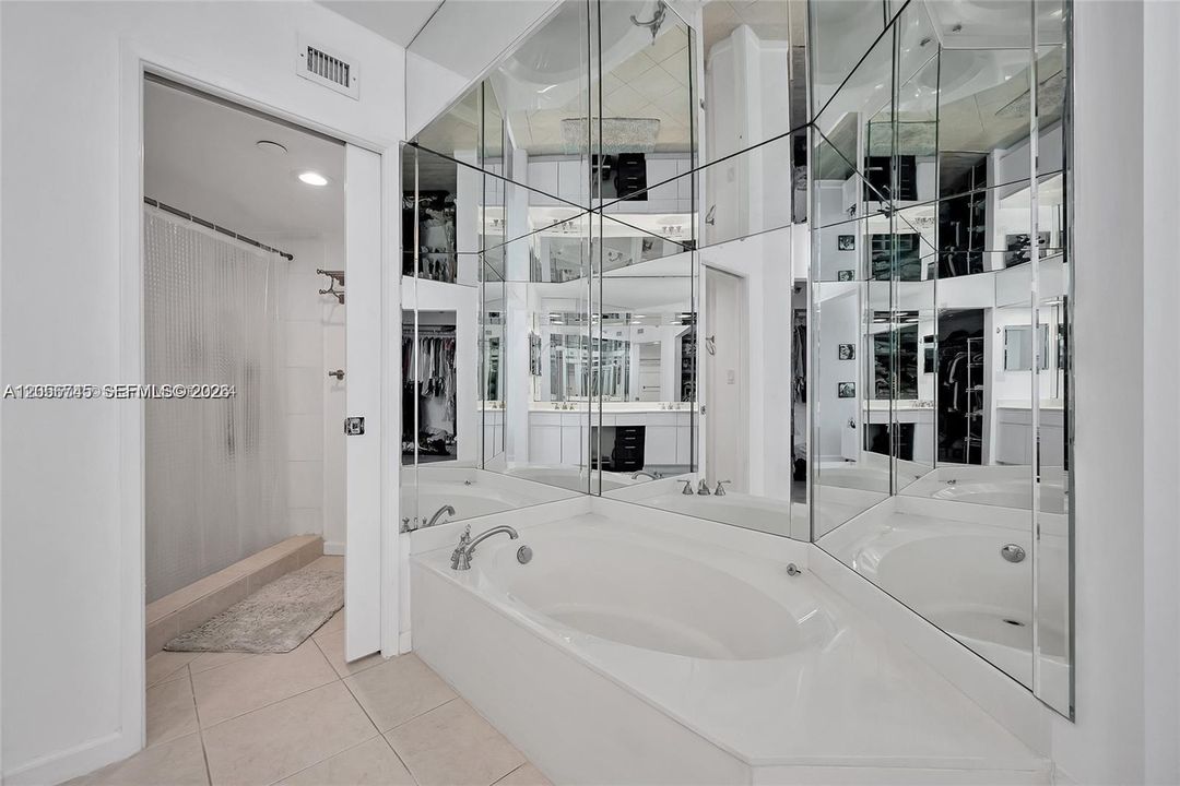 For Rent: $3,650 (2 beds, 2 baths, 1361 Square Feet)