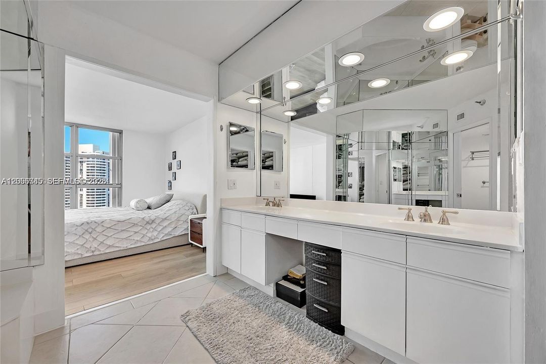 For Rent: $3,650 (2 beds, 2 baths, 1361 Square Feet)