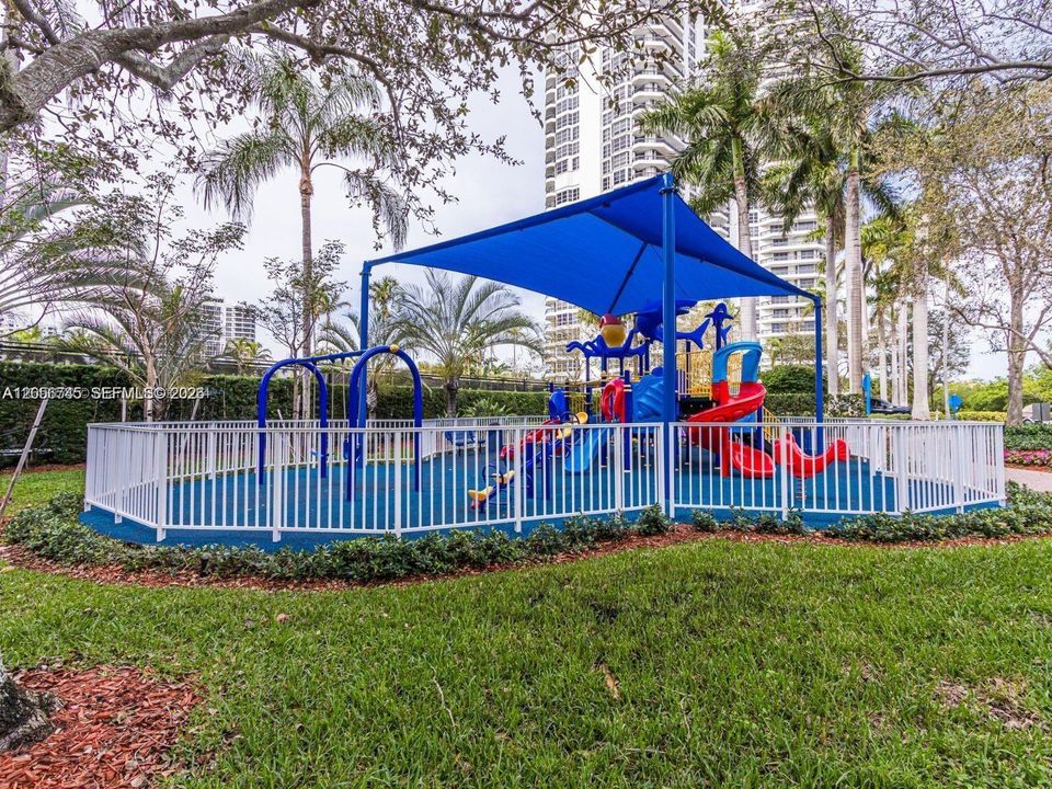 For Rent: $3,650 (2 beds, 2 baths, 1361 Square Feet)