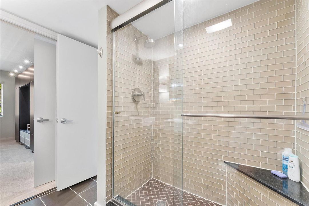 21-2705 Oakland Forest Drive unit 104_02