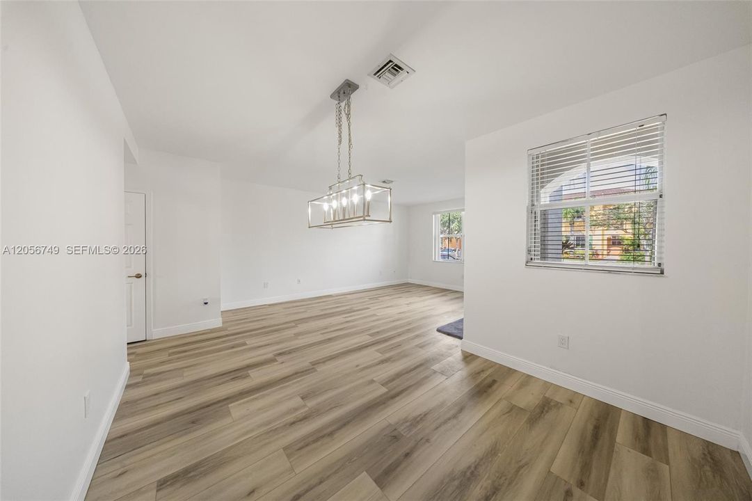 На продажу: $350,000 (3 спален, 2 ванн, 1584 Квадратных фут)