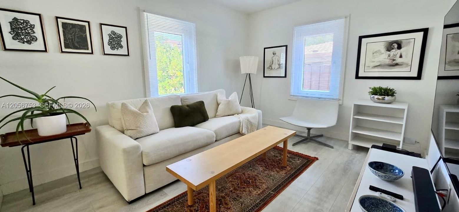 For Rent: $5,500 (3 beds, 2 baths, 1180 Square Feet)