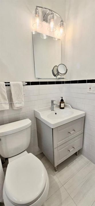 For Rent: $5,500 (3 beds, 2 baths, 1180 Square Feet)