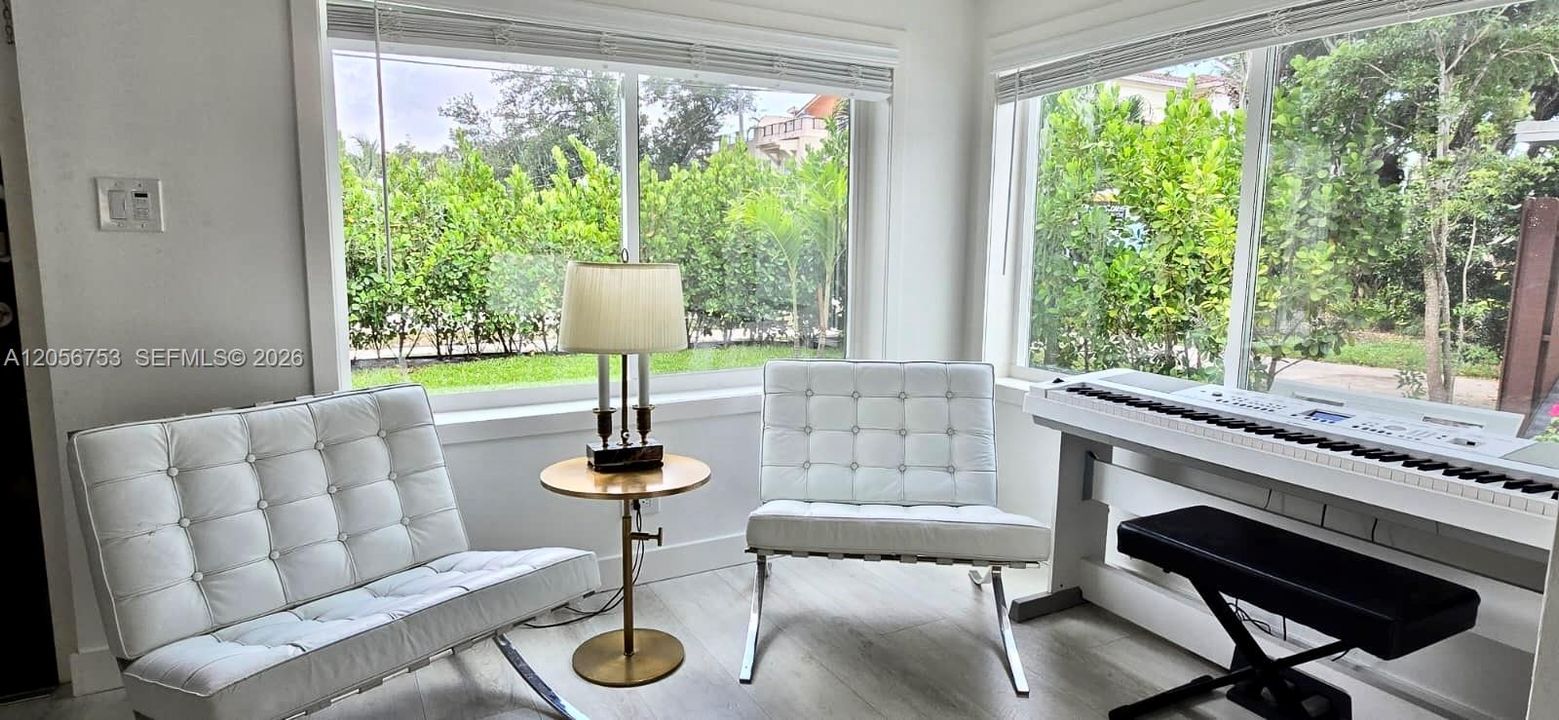 For Rent: $5,500 (3 beds, 2 baths, 1180 Square Feet)