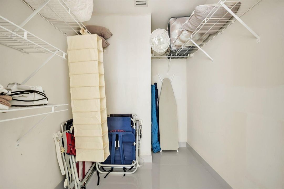 Walk-In Closet (2 of 2)