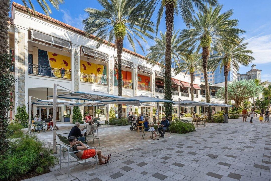 The Square Shopping and Dining