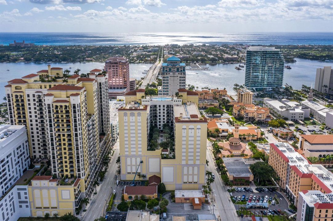 Nearby Royal Park Bridge to Palm Beach