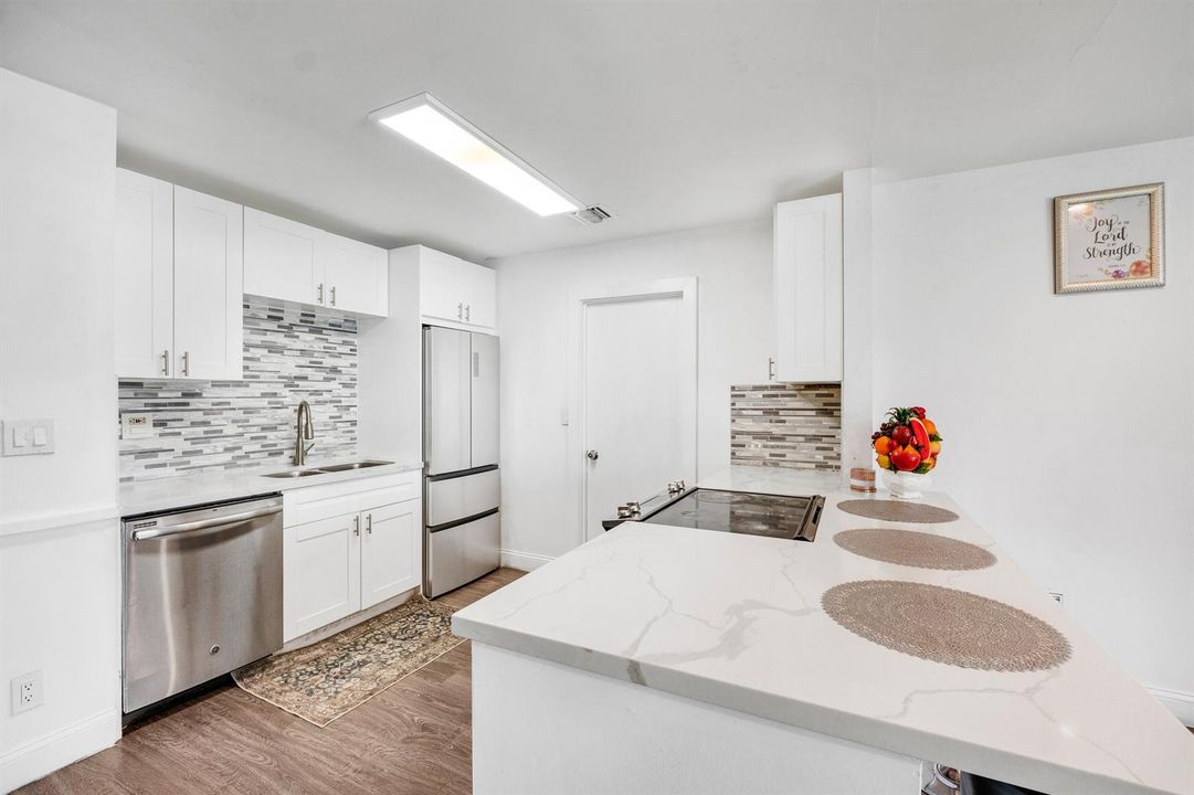5711 Nw 65th Way-16