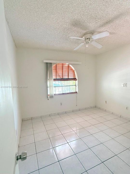 For Sale: $499,900 (3 beds, 2 baths, 1274 Square Feet)