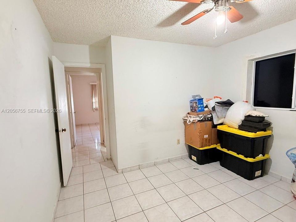 For Sale: $499,900 (3 beds, 2 baths, 1274 Square Feet)
